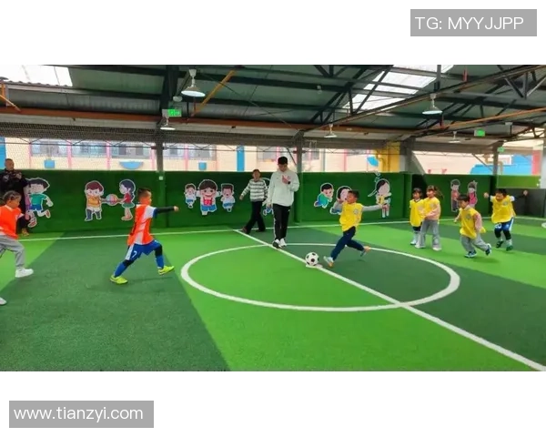 足球董小妹带你领略绿茵场上的激情与梦想，开启属于你的足球之旅